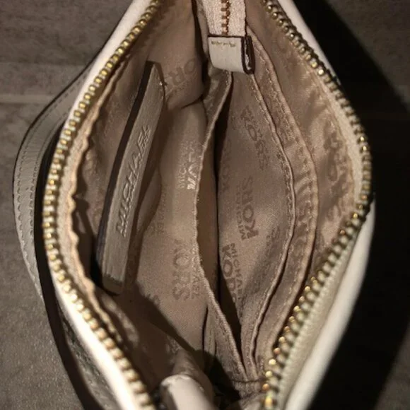 Michael Kors monogrammed wristlet EUC - Picture 12 of 14